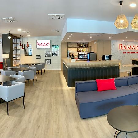 Ramada By Wyndham Valencia Almussafes Hotell Exteriör bild