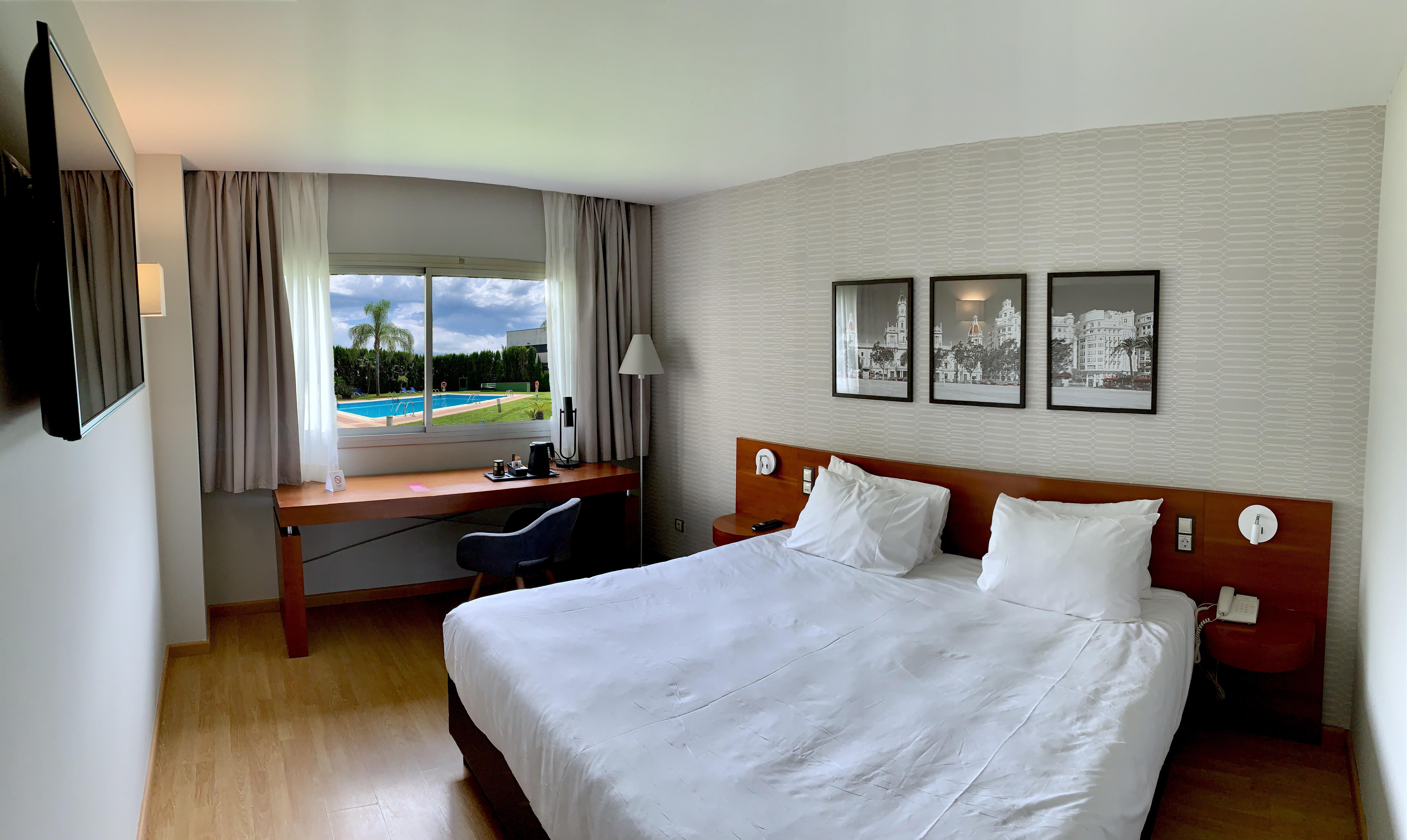 Ramada By Wyndham Valencia Almussafes Hotell Exteriör bild