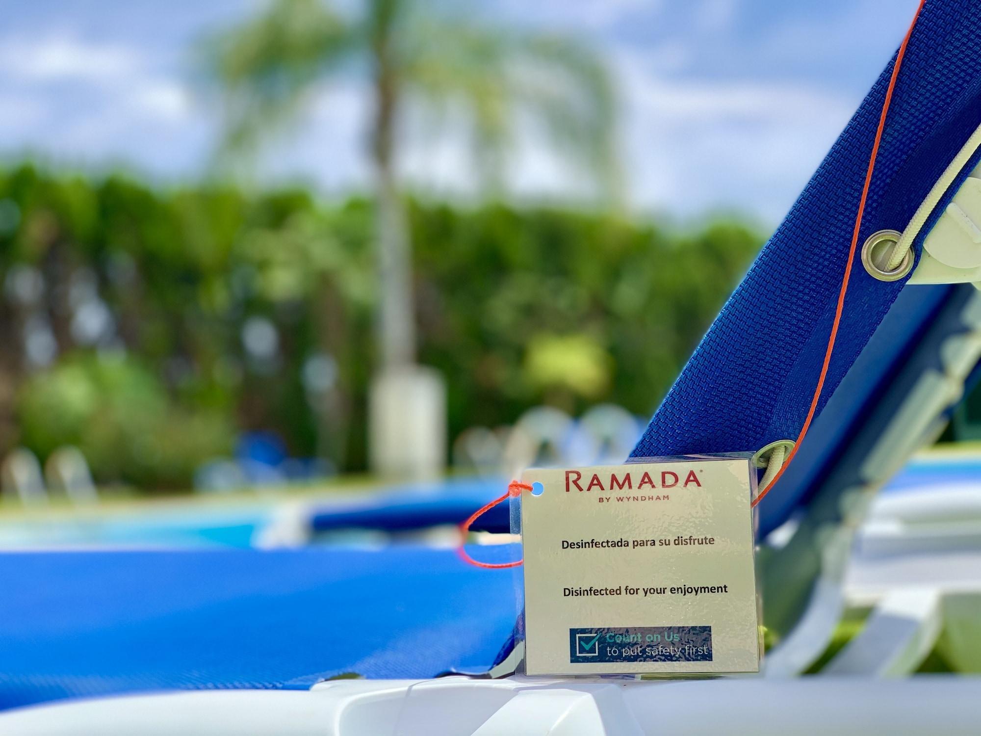 Ramada By Wyndham Valencia Almussafes Hotell Exteriör bild