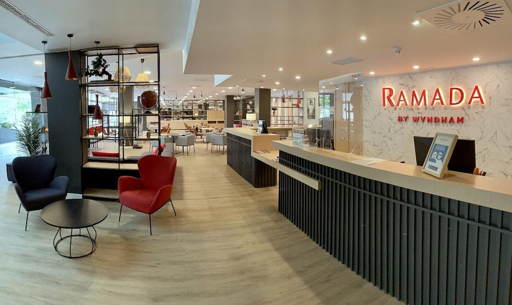 Ramada By Wyndham Valencia Almussafes Hotell Exteriör bild