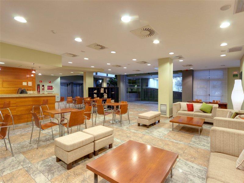 Ramada By Wyndham Valencia Almussafes Hotell Exteriör bild