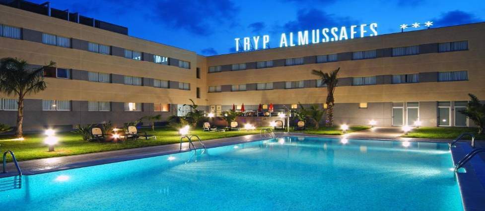 Ramada By Wyndham Valencia Almussafes Hotell Exteriör bild